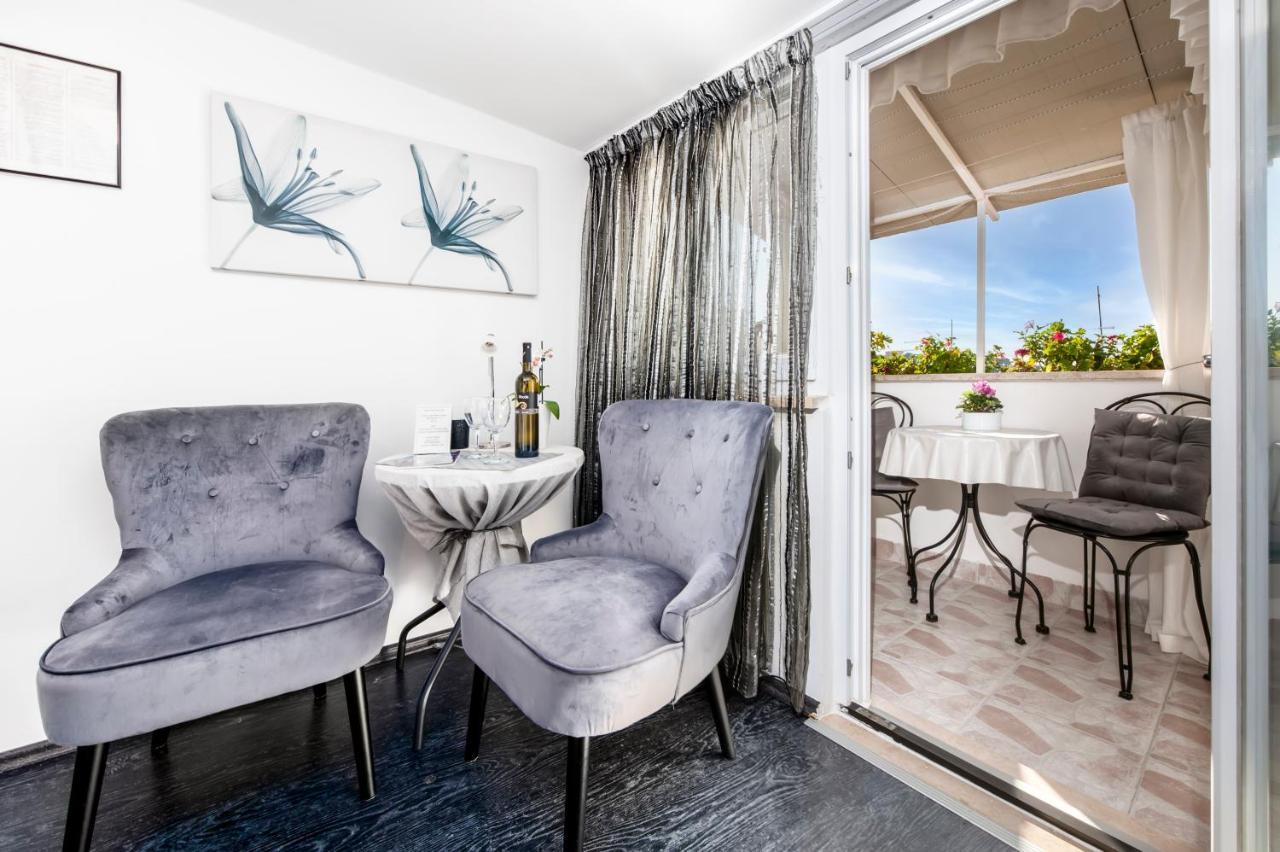 Studio Apartment Sunce Rovigno Esterno foto