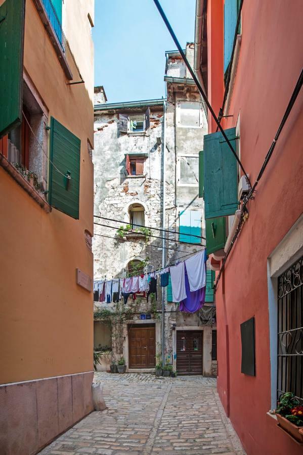 Studio Apartment Sunce Rovigno Esterno foto